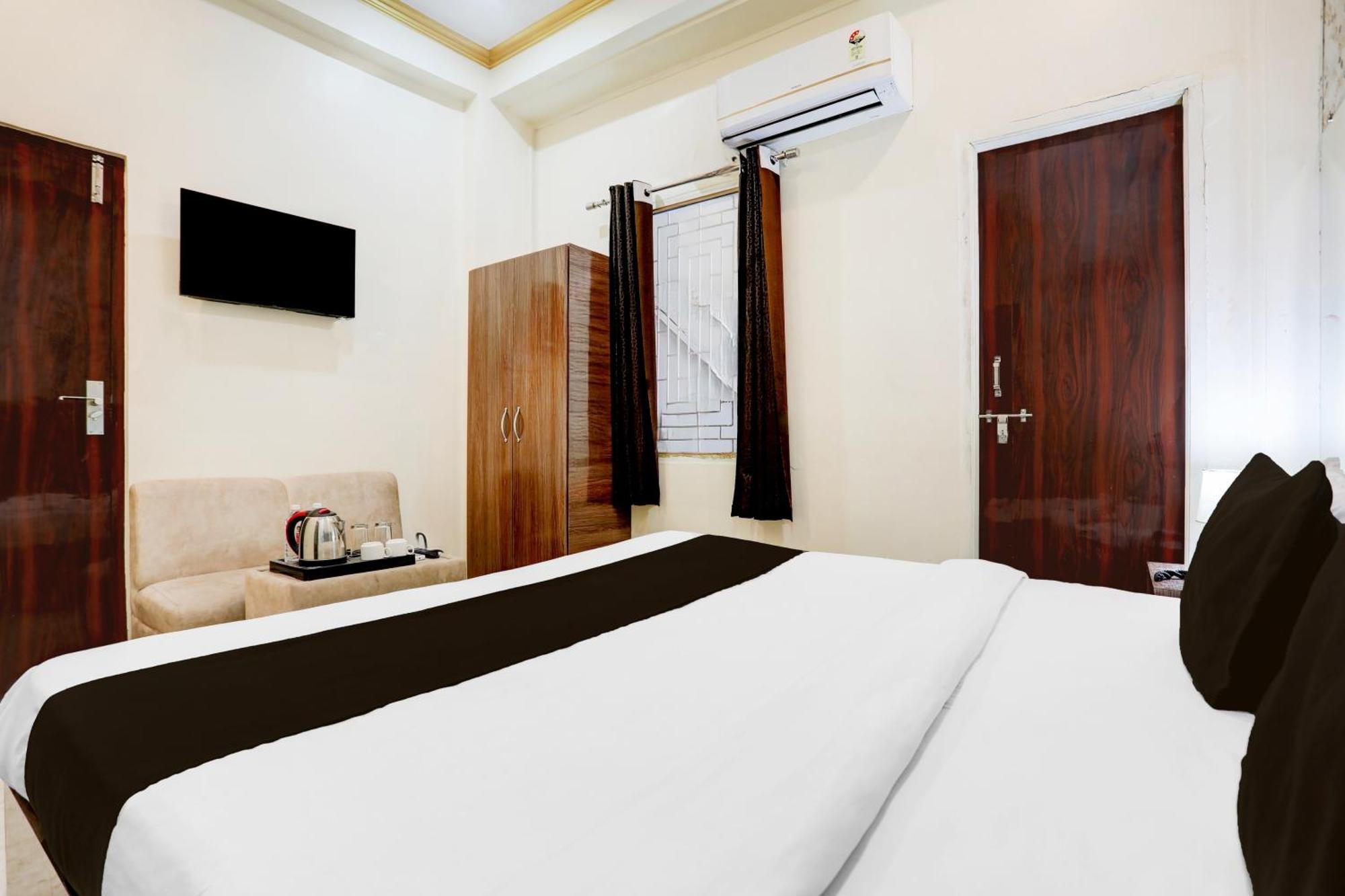 Super Hotel O Sankat Mochan Gandhi Nagar Kakarmatha Exteriör bild